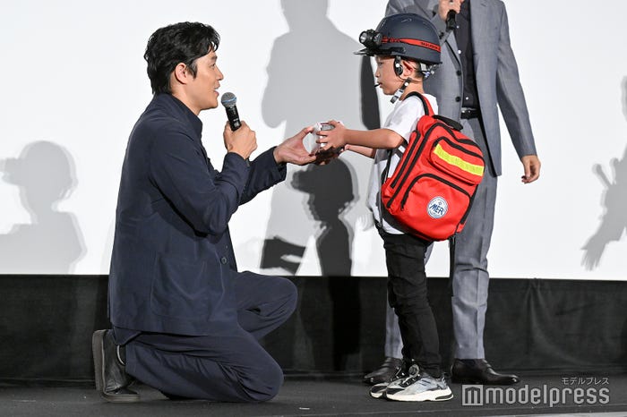 鈴木亮平(C)モデルプレス