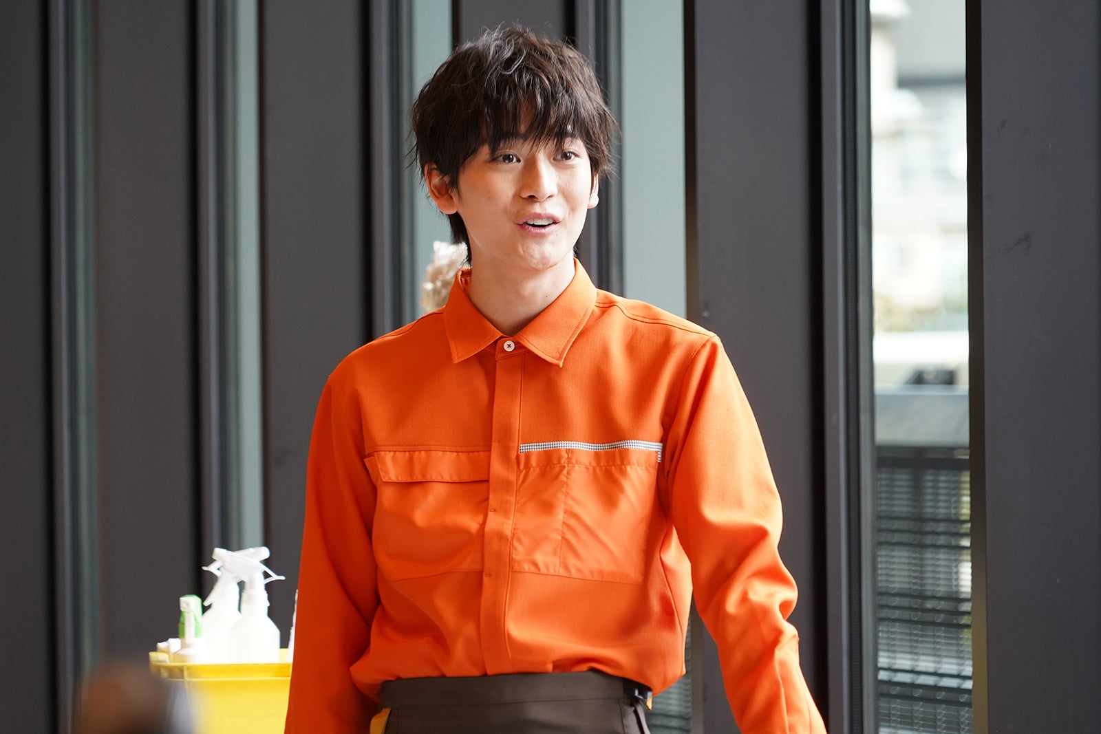 高橋文哉／「悪女（わる）～働くのがカッコ悪いなんて誰が言った？～」第1話より（C）日本テレビ