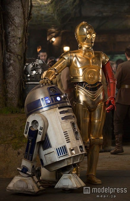 名コンビR2-D2とC-3PO(C)2015Lucasfilm Ltd.&TM.All Rights Reserved