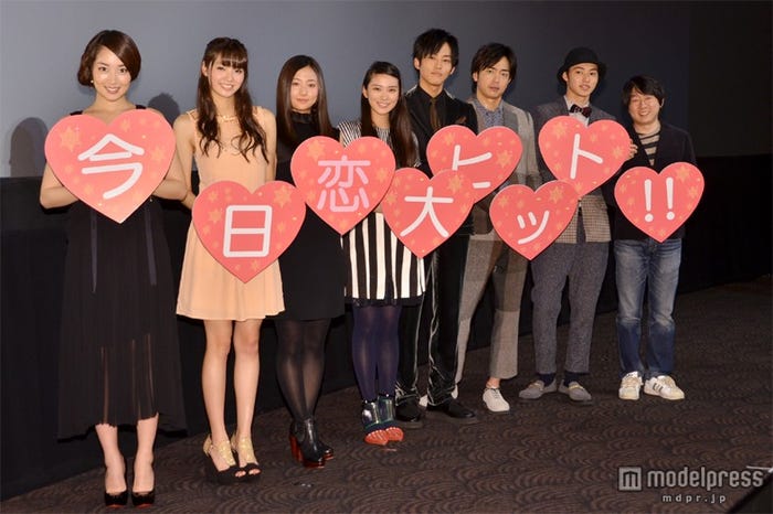 高梨臨、新川優愛、木村文乃、武井咲、松坂桃李、青柳翔、山崎賢人、古澤健監督 (C)モデルプレス