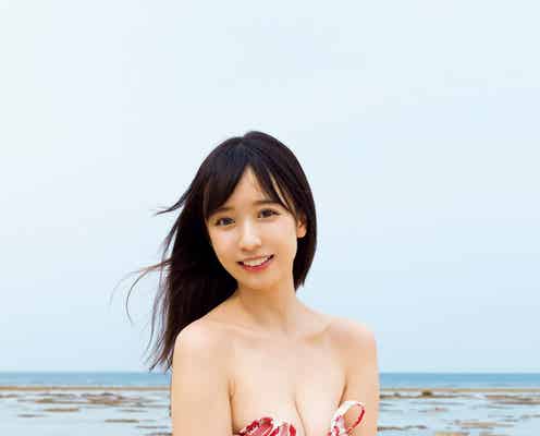 中国出身の美女コスプレイヤー・yami、ビキニ紐解きふっくら美バスト披露