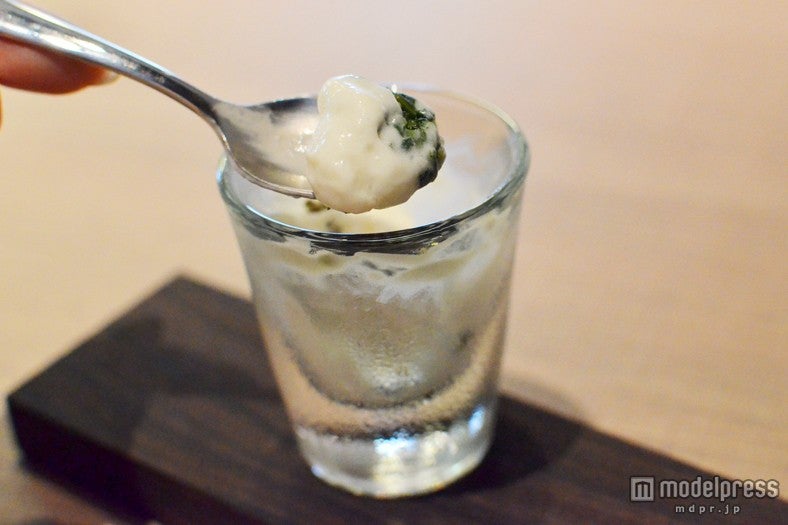 2口目は器の底に隠された高菜と一緒に