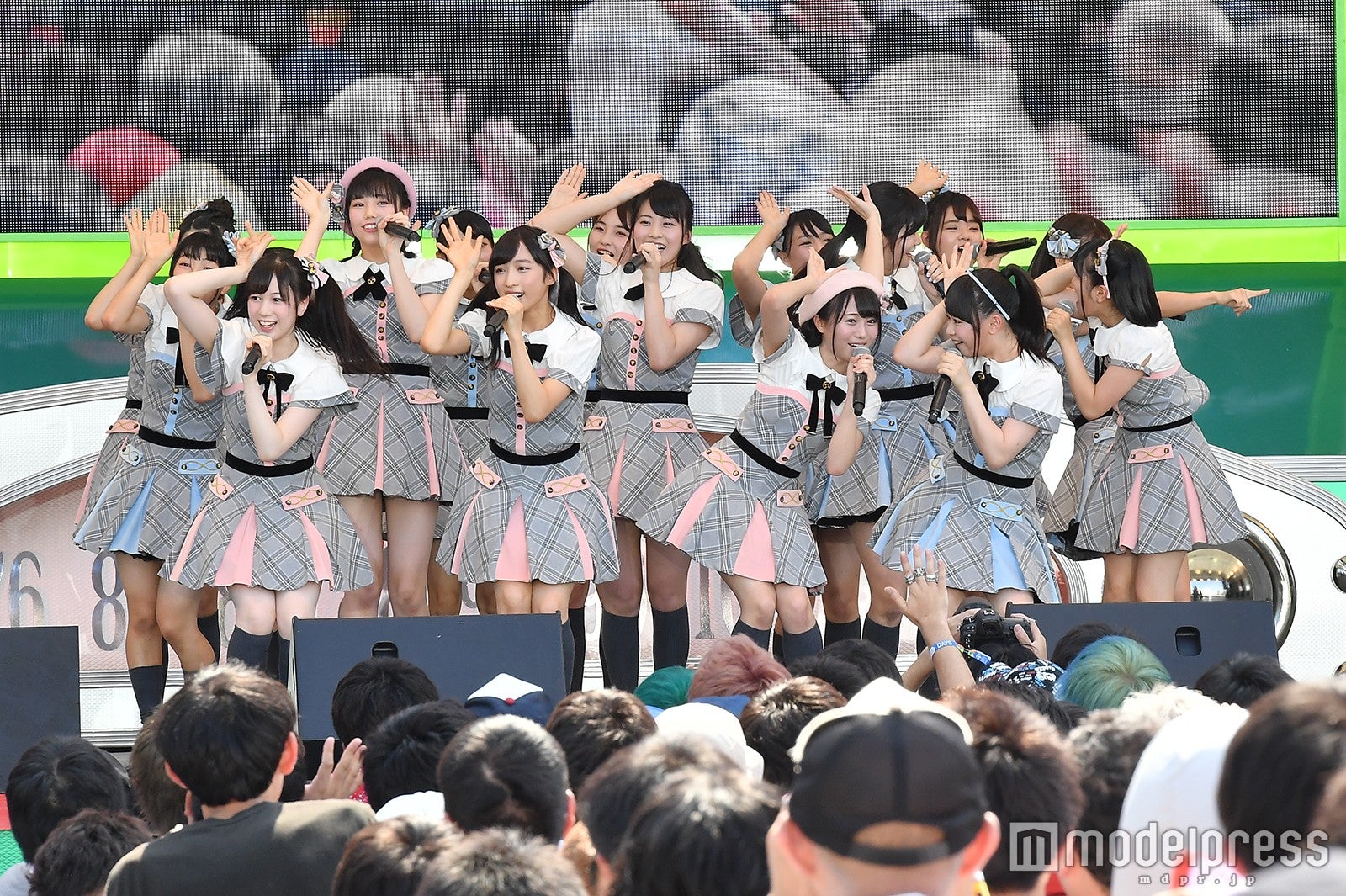 チーム8 （C）モデルプレス