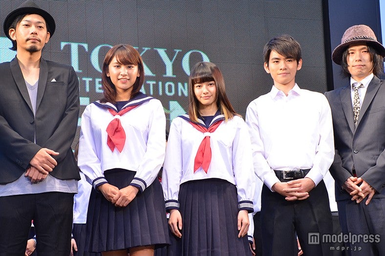 （左から）ウエダアツシ監督、久松郁実、山本舞香、広田亮平、halyosy氏