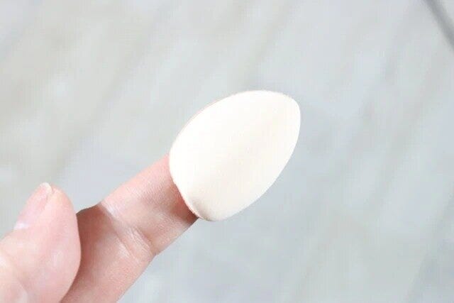 ダイソー　ミニファンデーションパフ（4個）
