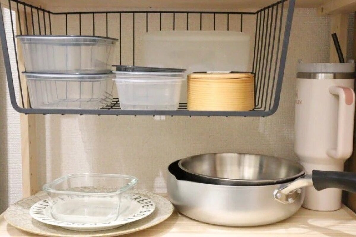 ダイソー　吊戸棚用バスケット（深型、黒）