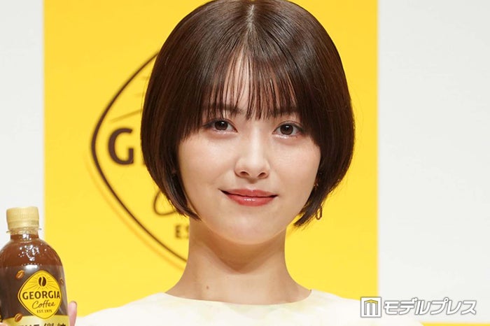 浜辺美波、家族役との“再会”に喜び「本当に特別なお仕事だなと思います」