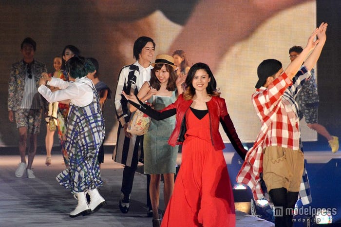 「GirlsAward 2014 SPRING/SUMMER」より