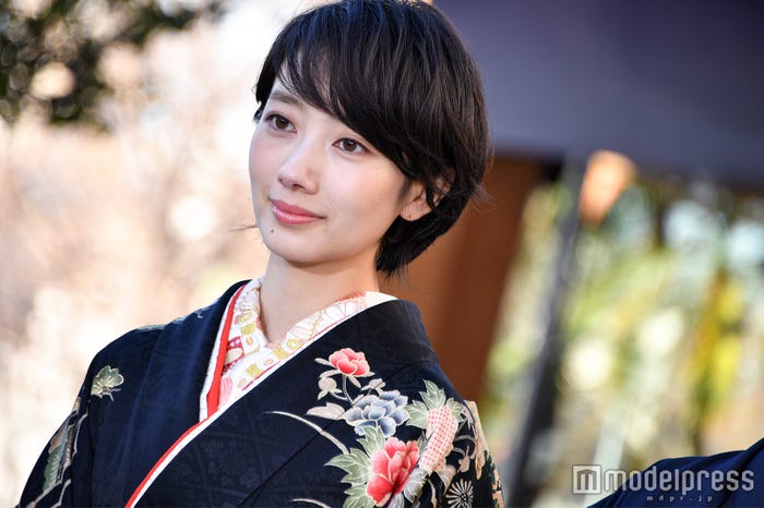 波瑠(C)モデルプレス