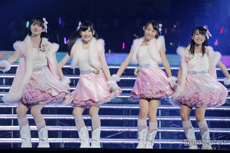 AKB48グループ研修生103名が圧巻のパフォーマンス／（C）AKS