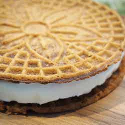 チャルダサンドアイス648円(税込)/画像提供:株式会社オネスト