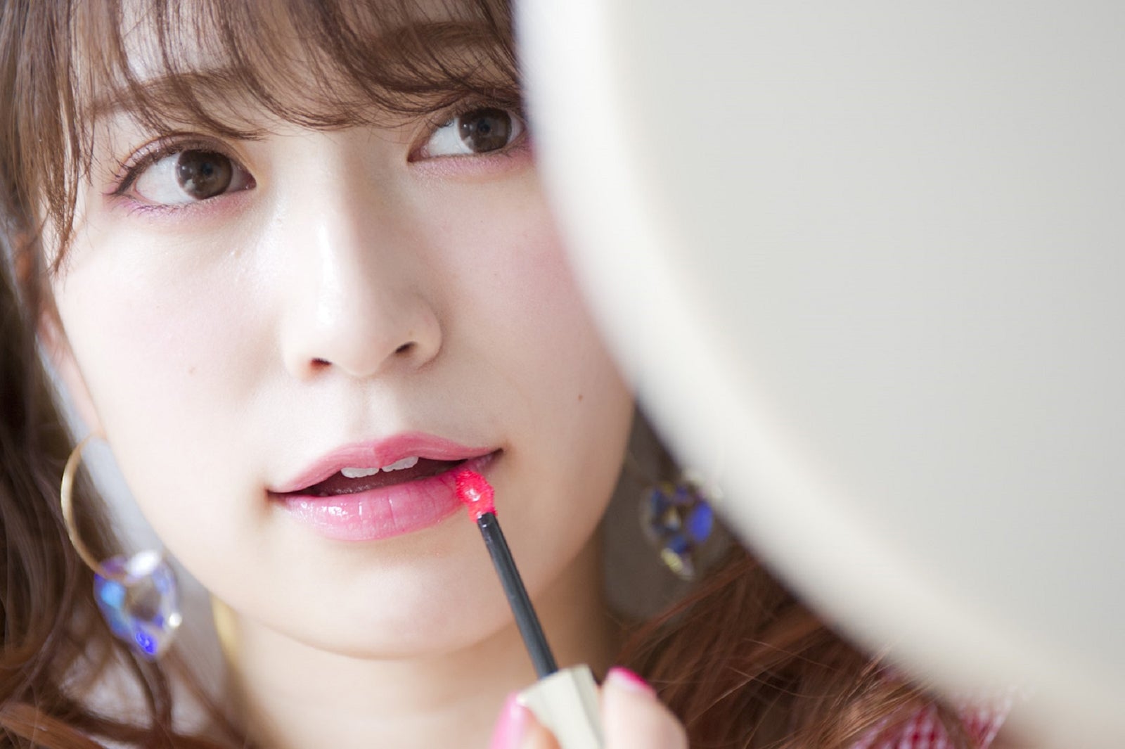 NMB48吉田朱里が伝授するアイドルメイク　“女子力おばけ”による美の教科書が誕生