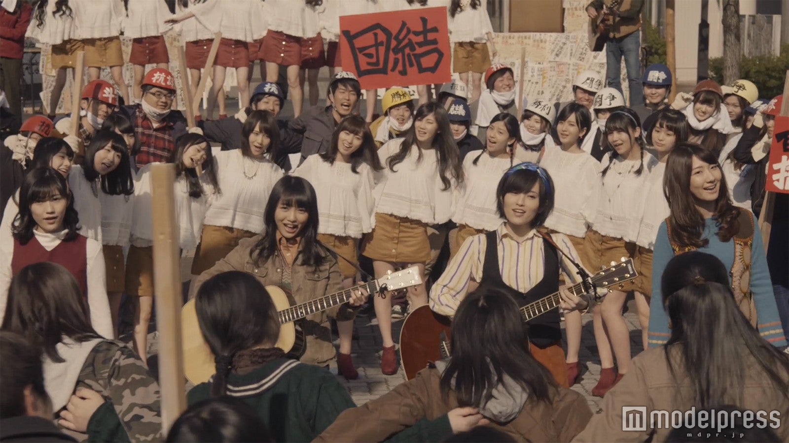 AKB48 44thシングルMV「翼はいらない」より（C）AKS