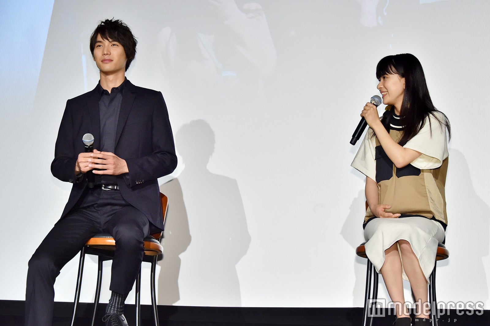 福士蒼汰、芳根京子（C）モデルプレス