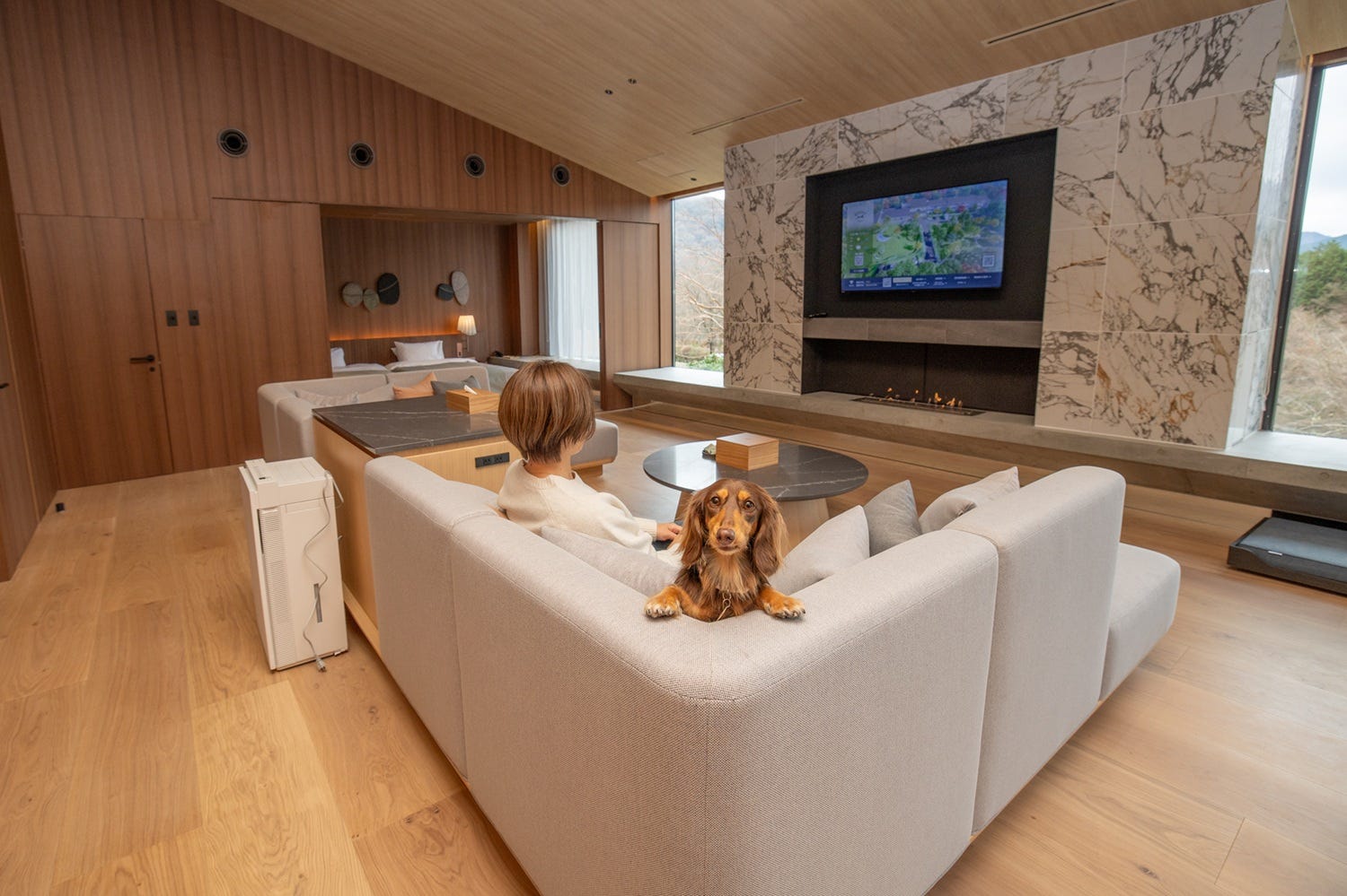 箱根に“犬歓迎・温泉付き”新ホテル「リトナ箱根」ドッグラン&ダイニングまで愛犬と満喫