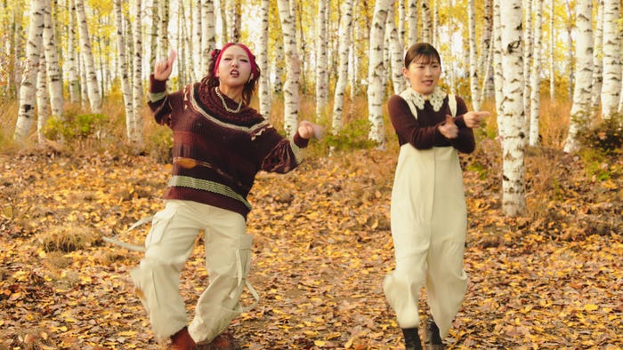 伊藤沙莉×CHIKA/三角チョコパイ ティラミス 「ティラミスの運命…」篇(提供写真)