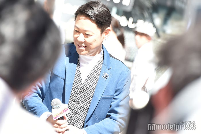 宣伝カーから登場した阿部サダヲ (C)モデルプレス