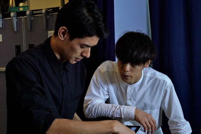 中島歩、窪田正孝/「ラジエーションハウス特別編~旅立ち~」より(C)フジテレビ