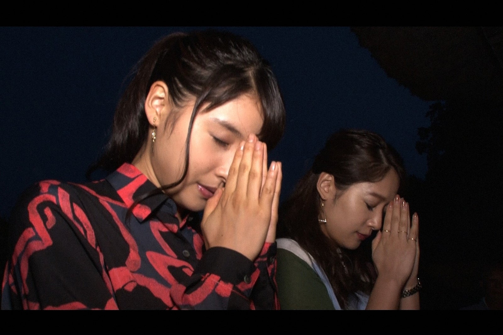 土屋太鳳、吉田明世アナ （C）TBS