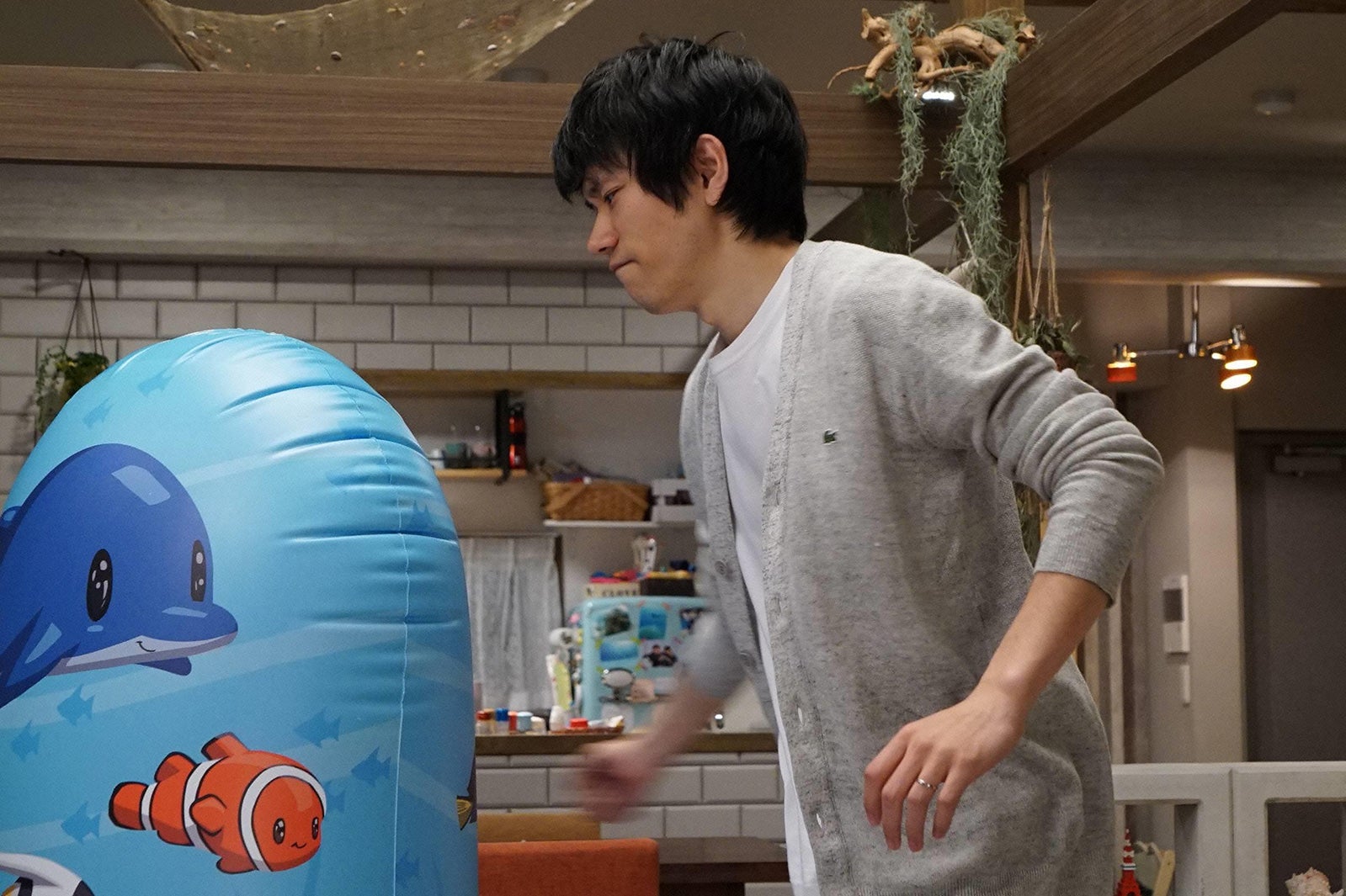 松山ケンイチ／「隣の家族は青く見える」第6話より（C）フジテレビ