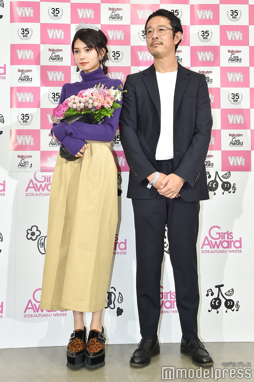 愛花、 岩田俊編集長（C）モデルプレス