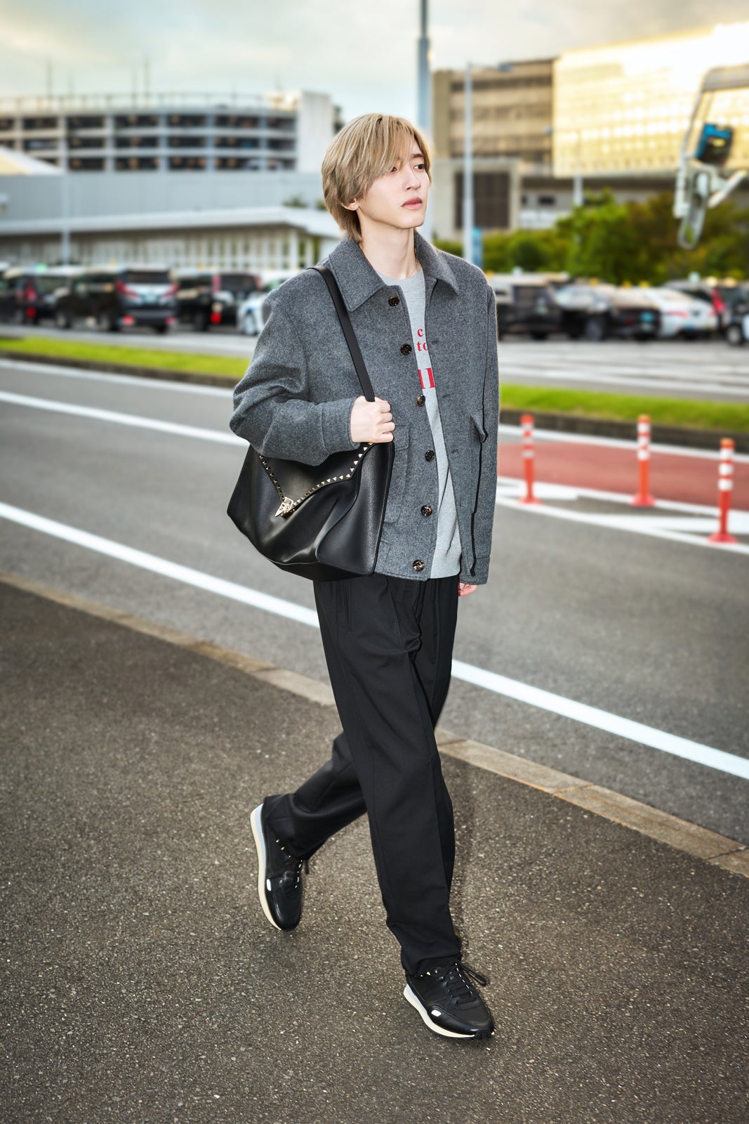 なにわ男子・道枝駿佑「ヴァレンティノ」ルック纏い羽田空港登場