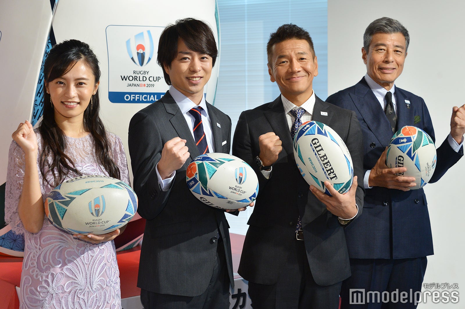 （左から）小島瑠璃子、櫻井翔、上田晋也、舘ひろし（C）モデルプレス