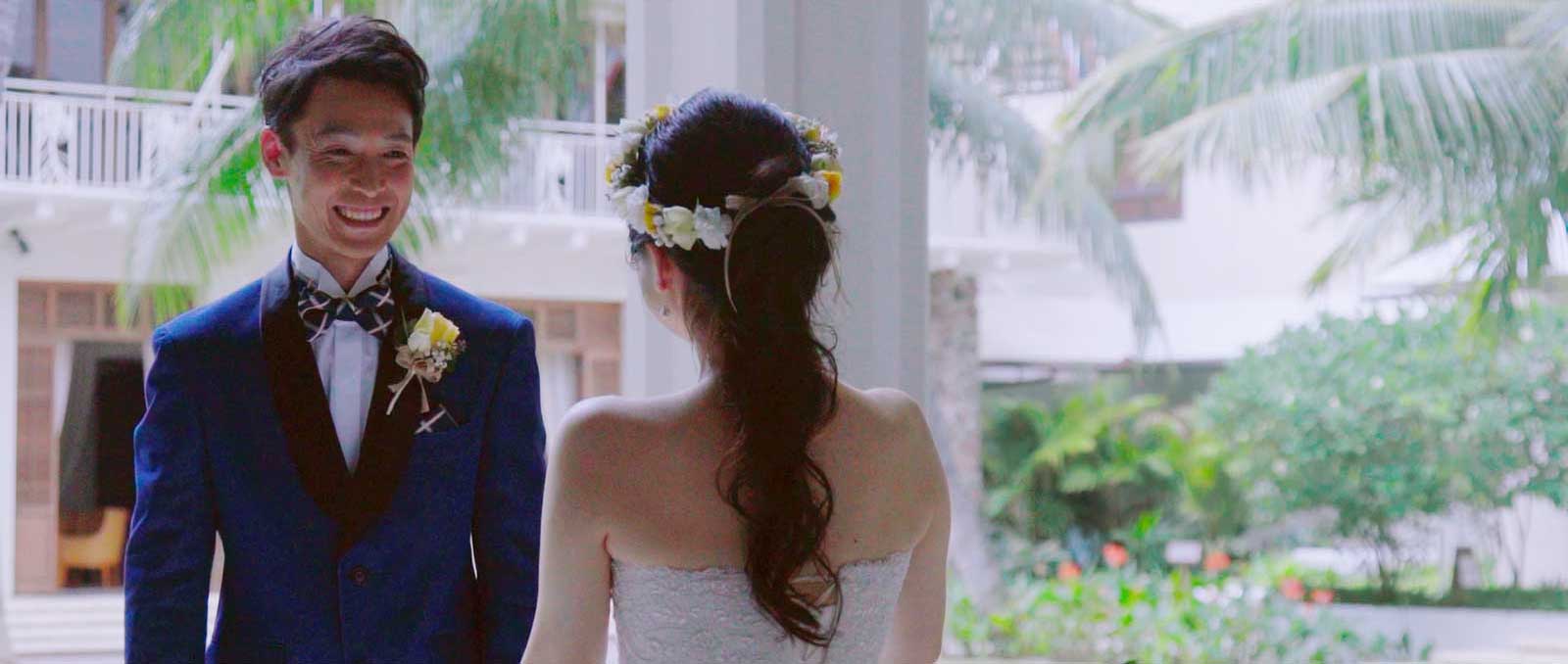 初めて見る花嫁姿に笑顔がこぼれる