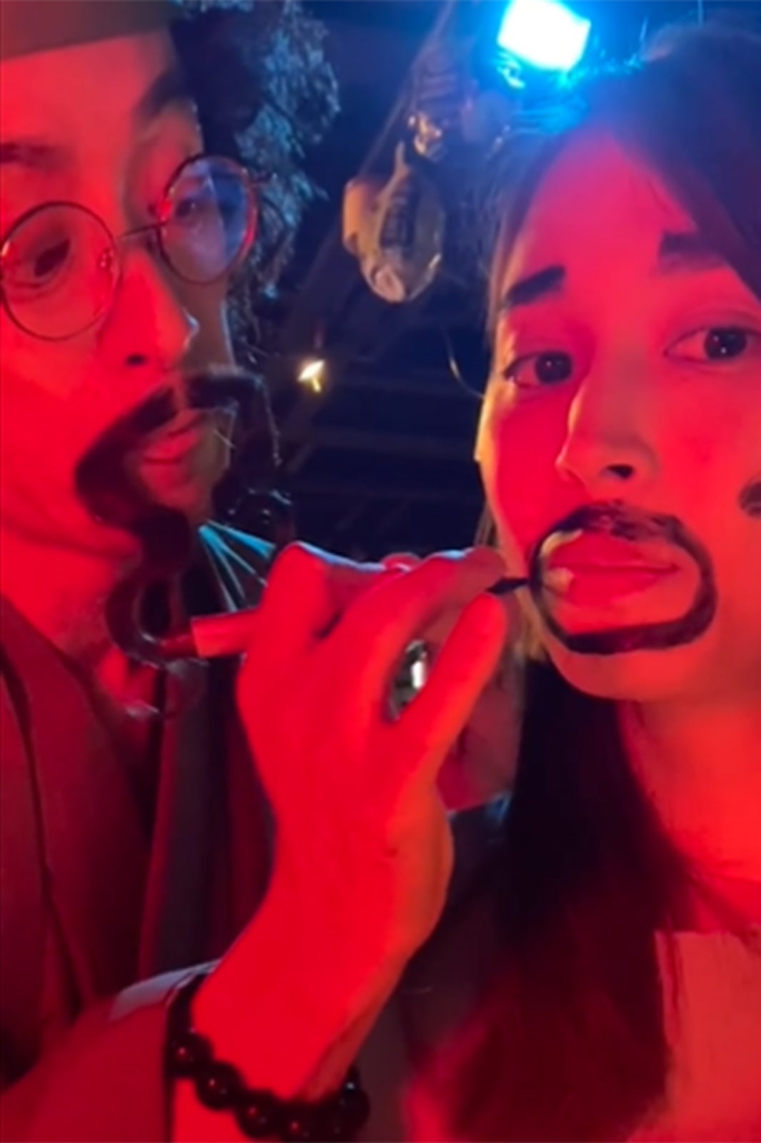 広瀬アリス、口髭＆太眉“顔面落書き”動画公開に「面白すぎる」「女優魂感じる」の声