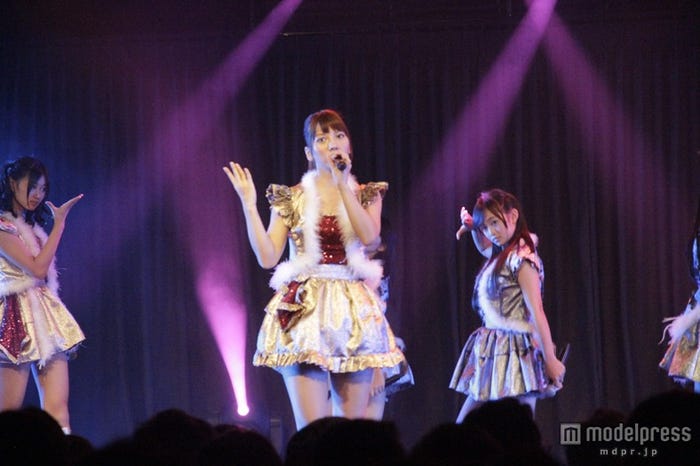 (中央)JKT48劇場デビューを果たした高城亜樹/(C)JKT48 Project