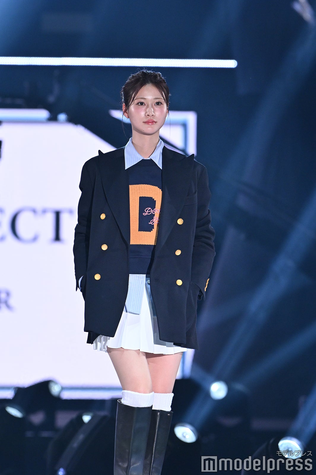 生見愛瑠着用 【新品タグ付き✨️】 french twill long vest 生見愛瑠、美太もも全開プレッピーコーデ【TGC2025S/S】 - モデルプレス