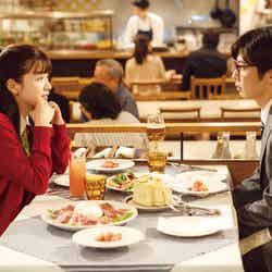 （左から）永野芽郁、田中圭 （C）2021 映画「そして、バトンは渡された」製作委員会