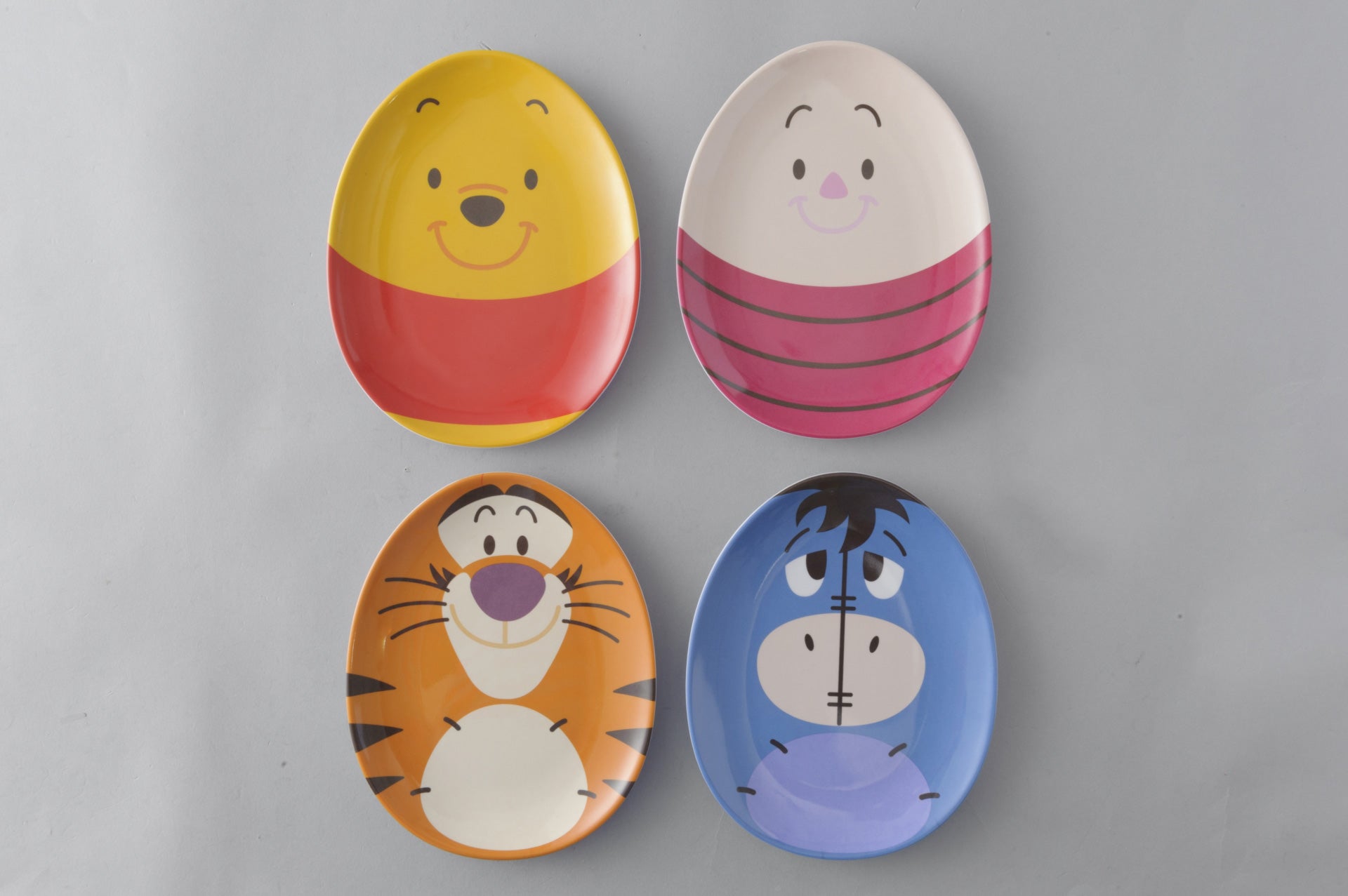 プレートセット2600円（C）Disney