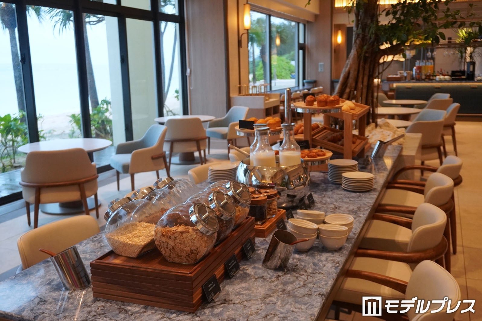 朝食会場（C）モデルプレス