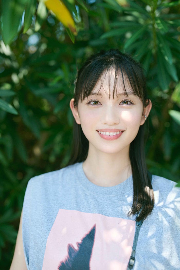田中瞳アナ「瞳のまにまに」(C)熊木優/講談社