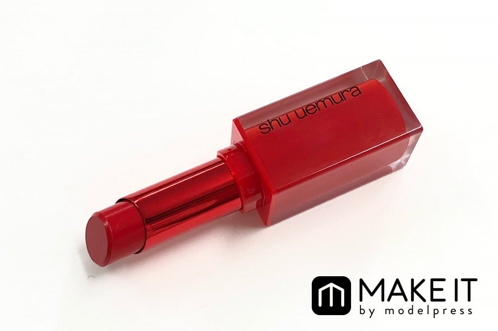 shu uemura／ルージュ アンリミテッド アンプリファイド／A RD 141／3,300円（税抜） (C)メイクイット