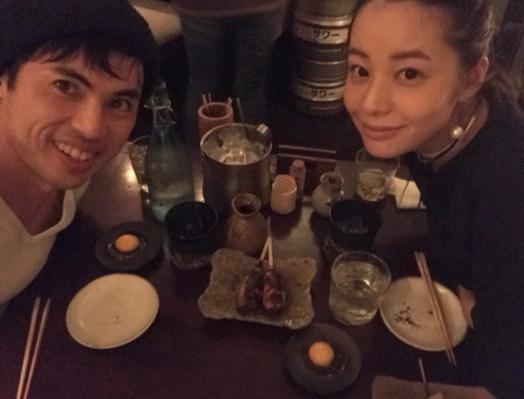 小島よしおと妻・愛唯さん（小島よしお公式ブログ／ameba）