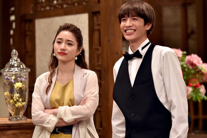 石原さとみ、志尊淳/「Heaven?~ご苦楽レストラン~」第2話より(C)TBS