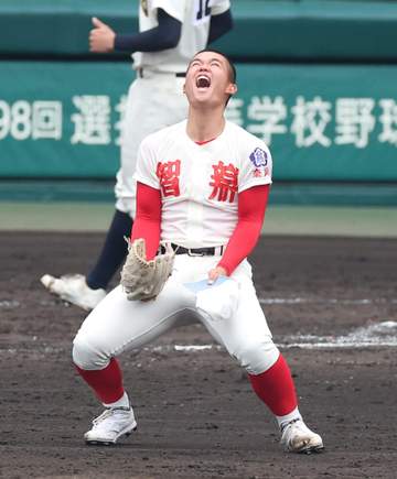 智弁学園が逆転勝ちで春5年ぶりの8強入り プロ注目左腕の杉本が10回1失点完投
