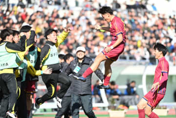 神戸弘陵・池が2発！王者・前橋育英を撃破 父はラグビーで24年パラ金「3点決めろ」ノルマ届かずも躍動