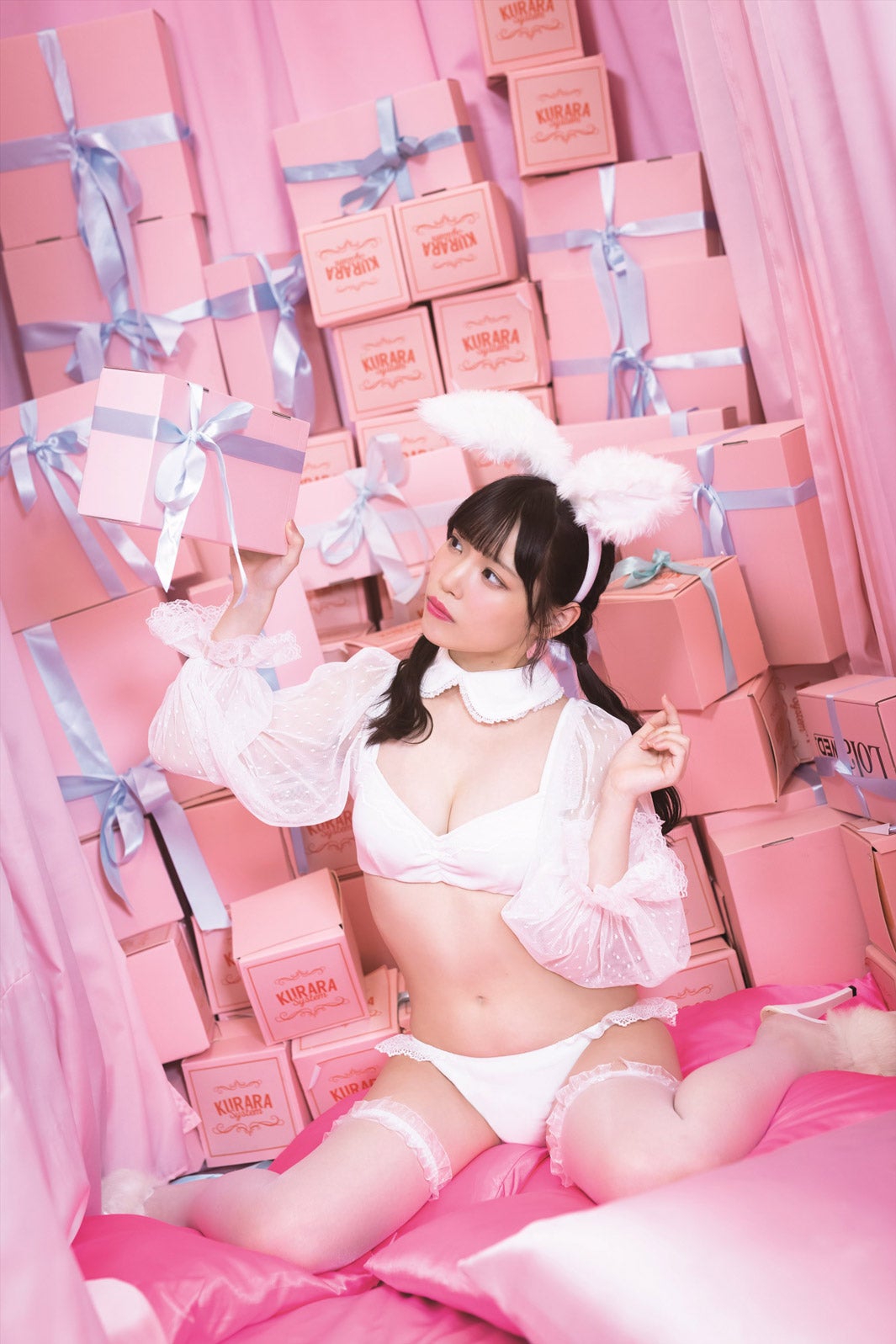 岩田陽菜／「STU48岩田陽菜1st写真集 選べないクレヨン」（C）KADOKAWA（C）STU PHOTO／TANAKA TOMOHISA