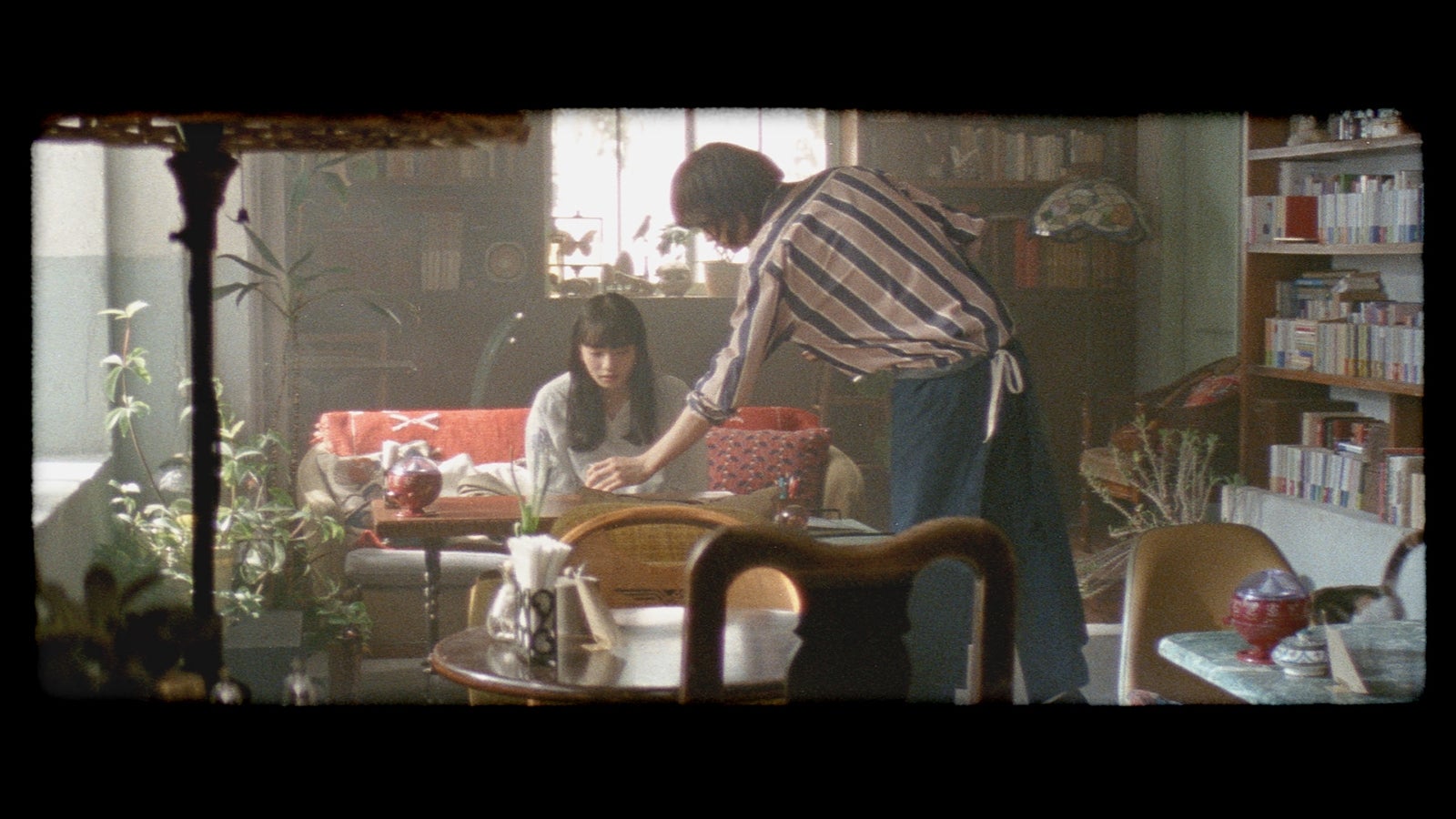 菅田将暉＆小松菜奈「君とノートとコーヒーと」より（提供画像）