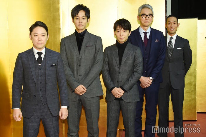 (左から)阿部サダヲ、松坂桃李、星野源、松重豊、中村勘九郎(C)モデルプレス