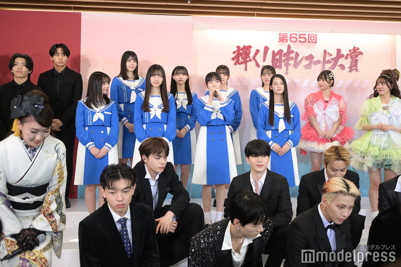 僕が見たかった青空、しゃがむ前列登壇者（C）モデルプレス