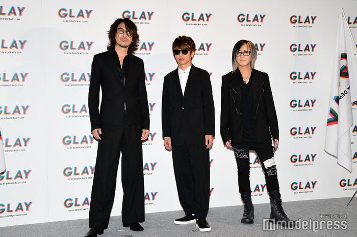 TAKURO、JIRO、HISASHI(C)モデルプレス