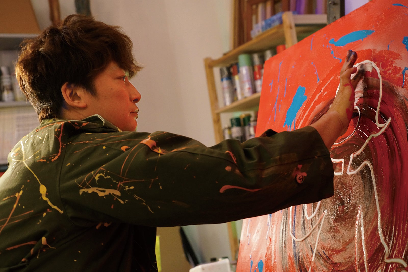 香取慎吾、“慎吾ちゃんの部屋”公開　アートに向き合う