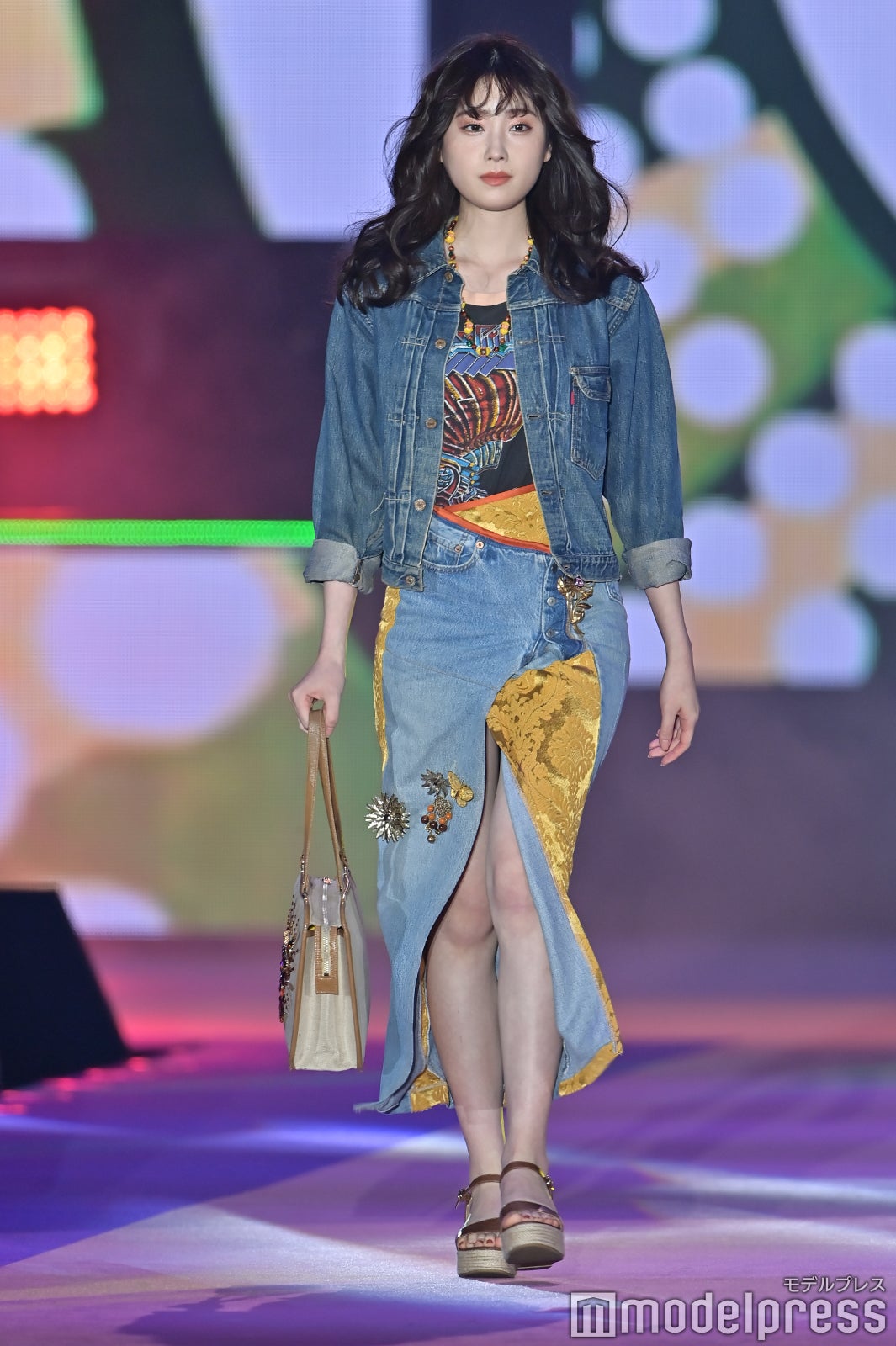 （C）モデルプレス