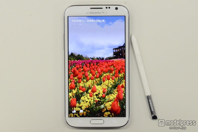 最新アプリ「Facebook Home」を使って情報を交換/「GALAXY Note II」