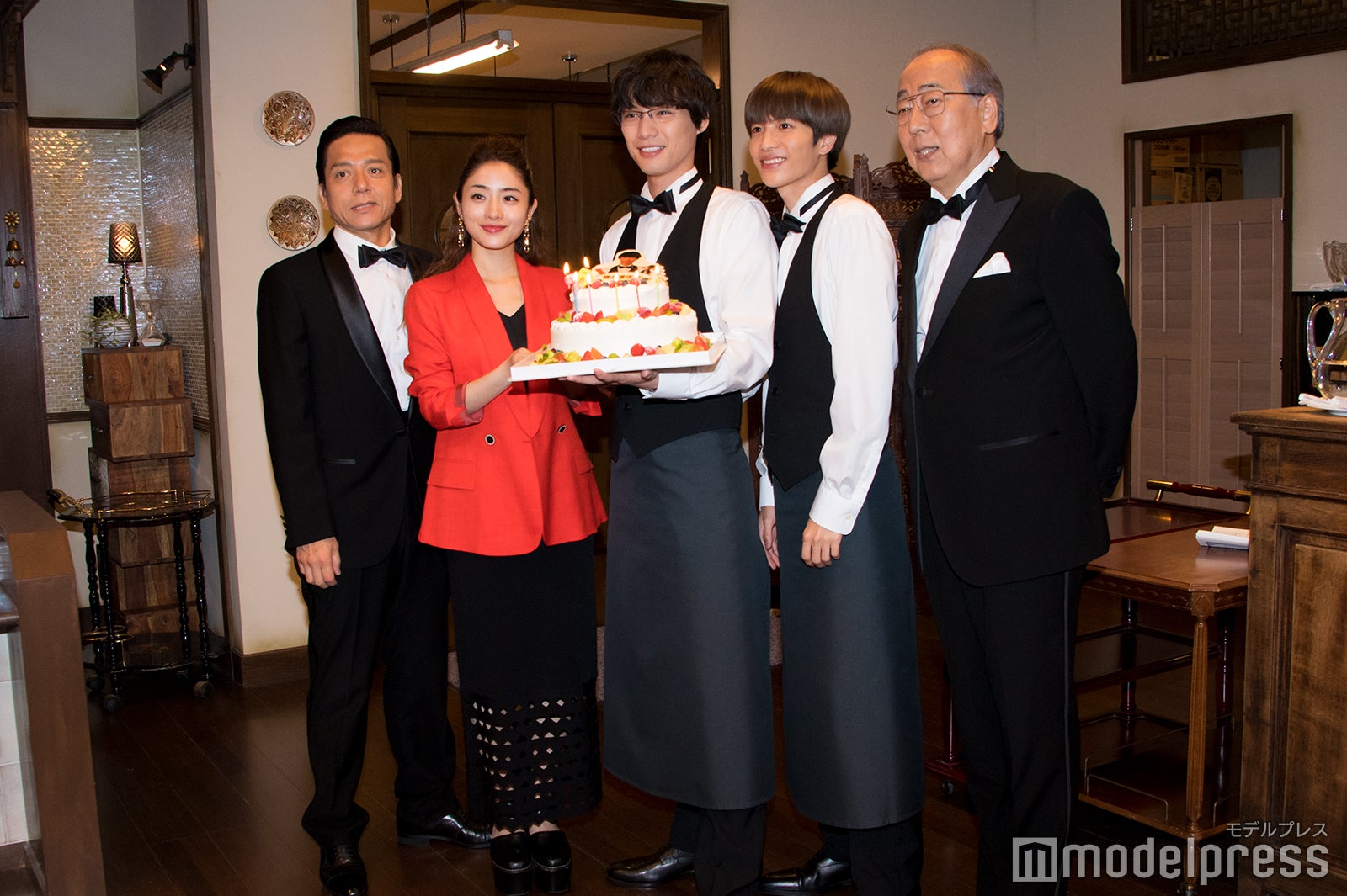 （左から）勝村政信、石原さとみ、福士蒼汰、志尊淳、岸部一徳（C）モデルプレス