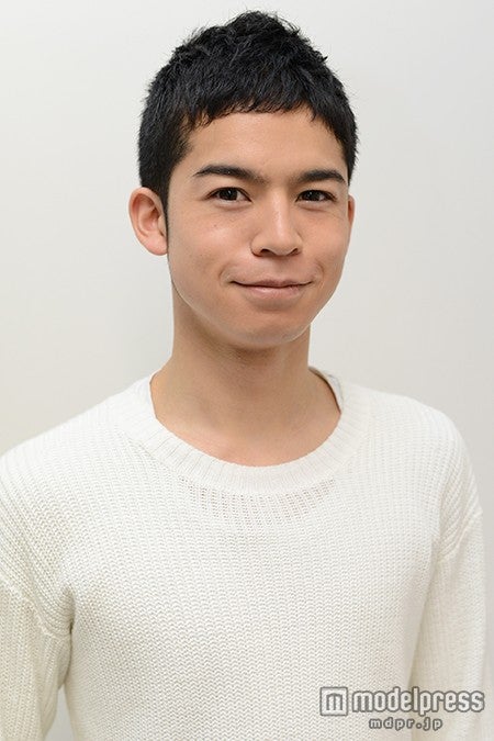 菅谷哲也／ヘアメイク：武部千里